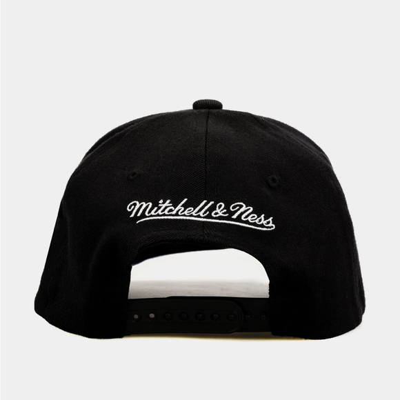 NWT! OFFICIALLY LICENSED NBA MIAMI HEAT TEAM SNAPBACK - Picture 3 of 4